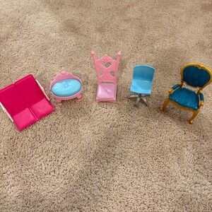Vtg Barbie Dollhouse Furniture Set Of 5: 4 Chairs & A Sofa